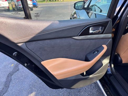 Used 2016 Nissan Maxima SR image 19