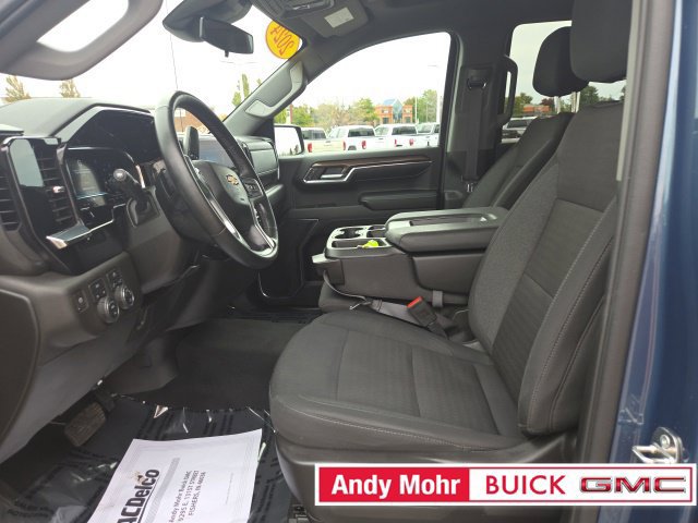 Used 2024 Chevrolet Silverado 1500 LT AWD/4WD image 32