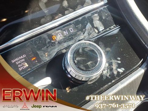 New 2025 Jeep Grand Cherokee Limited w/ Black Appearance Package image 12