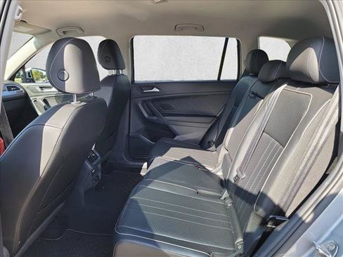 Used 2022 Volkswagen Tiguan SE AWD/4WD image 14
