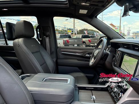 Used 2024 GMC Yukon Denali w/ Denali Reserve Package RWD image 20