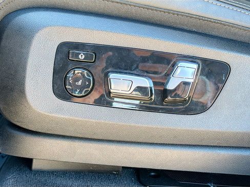 Certified 2025 BMW X7 xDrive40i w/ Premium Package image 28