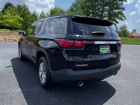 Used 2022 Chevrolet Traverse LT FWD image 7