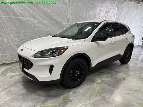Used 2020 Ford Escape SE Sport image 1