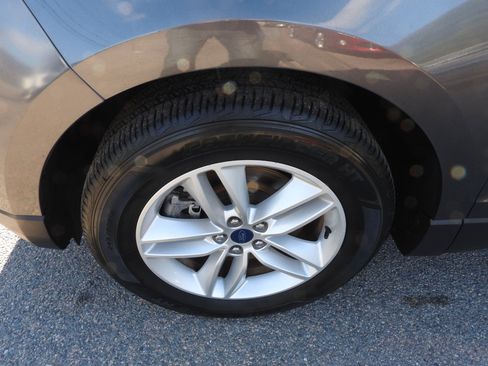 Used 2018 Ford Edge SEL w/ Equipment Group 201A image 17