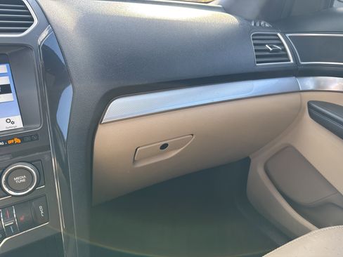 Used 2017 Ford Explorer XLT w/ Equipment Group 202A image 19