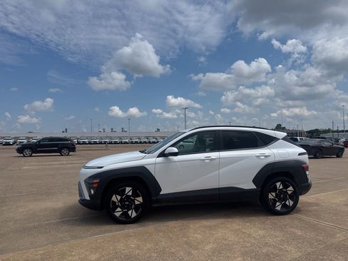 Used 2025 Hyundai Kona SEL FWD image 11