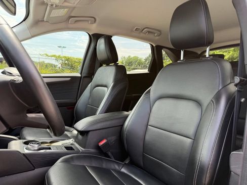 Used 2023 Ford Escape Platinum AWD/4WD image 9