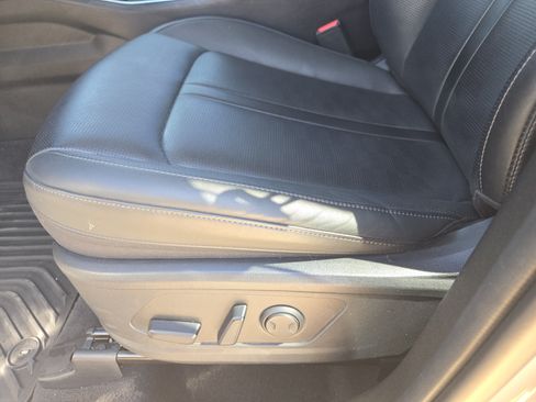 Used 2025 Kia Sorento S w/ Panoramic Sunroof Package FWD image 24