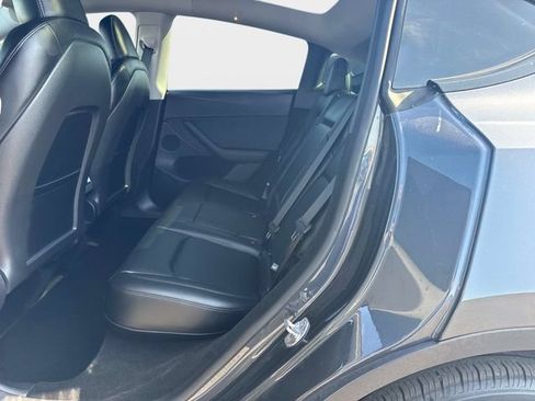 Used 2025 Tesla Model Y Long Range RWD image 12