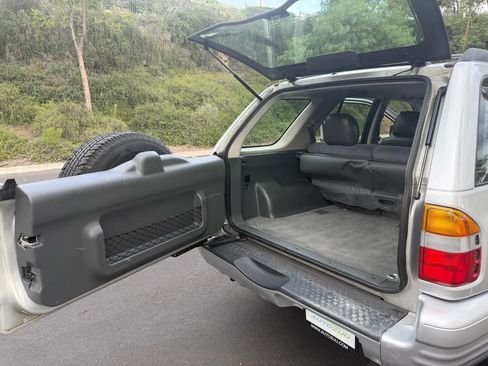 Used 2001 Honda Passport EX image 16