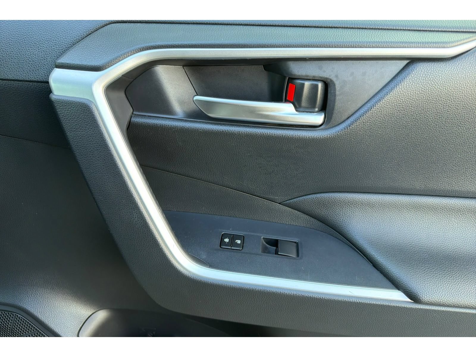 Used 2019 Toyota RAV4 XLE w/ Convenience Package AWD/4WD image 20