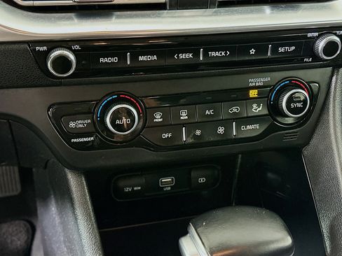 Used 2022 Kia Niro LXS FWD image 23