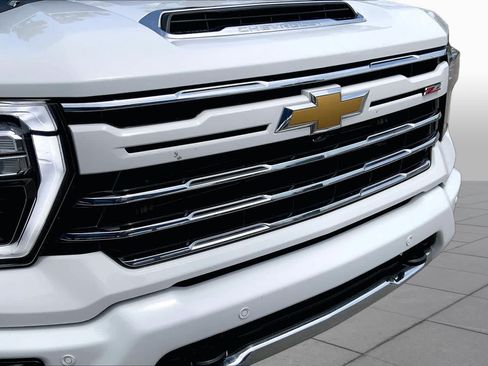 Used 2024 Chevrolet Silverado 2500 LTZ w/ LTZ Plus Package AWD/4WD image 29