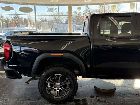 Used 2025 GMC Canyon AT4 w/ Technology Plus Package image 11