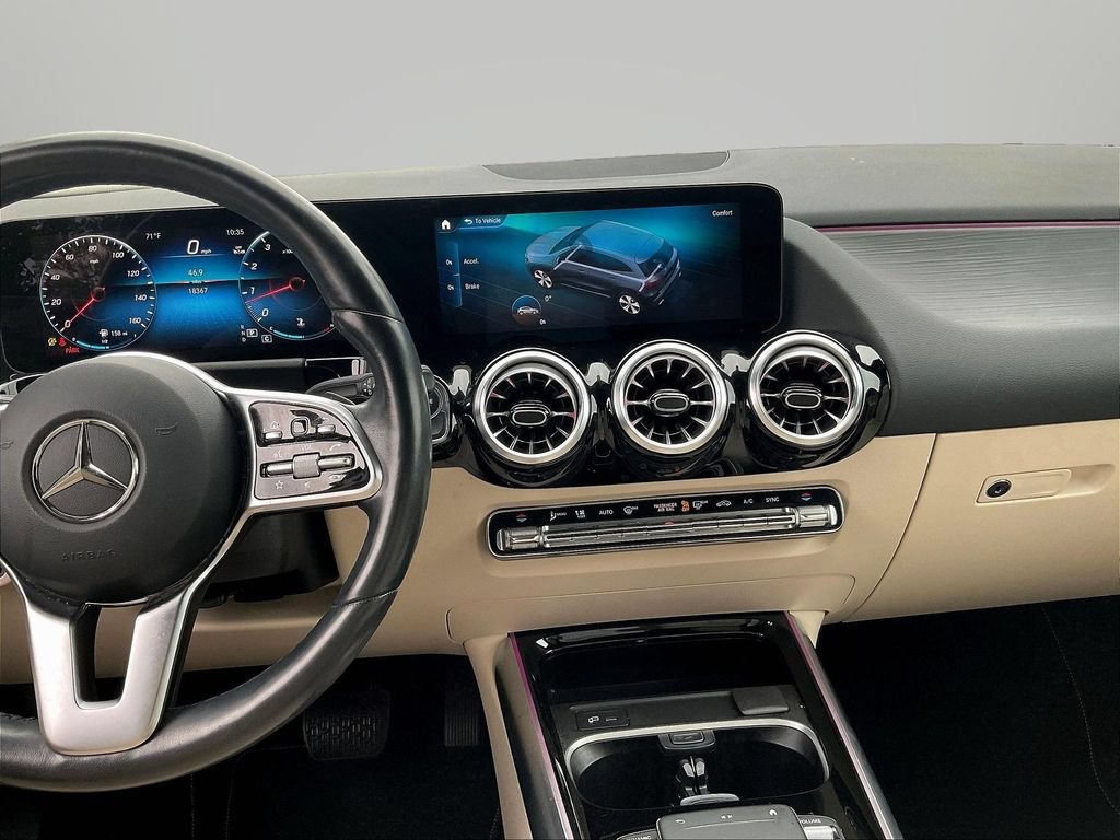 Used 2023 Mercedes-Benz GLA 250 4MATIC w/ Premium Package image 11