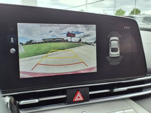 Used 2024 Hyundai Elantra Limited FWD image 32
