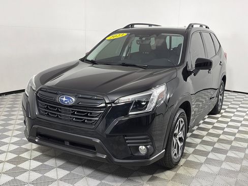 Used 2023 Subaru Forester Premium AWD/4WD image 10