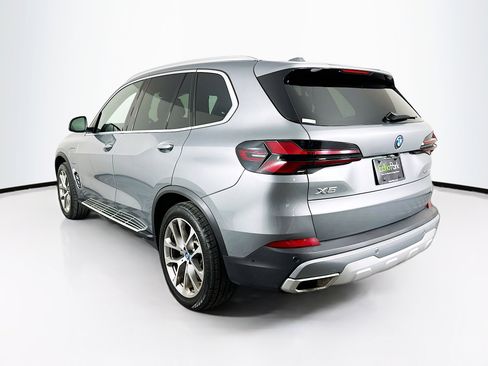 Used 2025 BMW X5 xDrive50e image 5