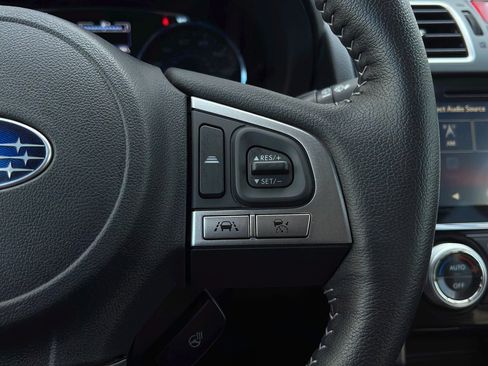 Used 2018 Subaru Forester 2.5i Touring AWD/4WD image 12