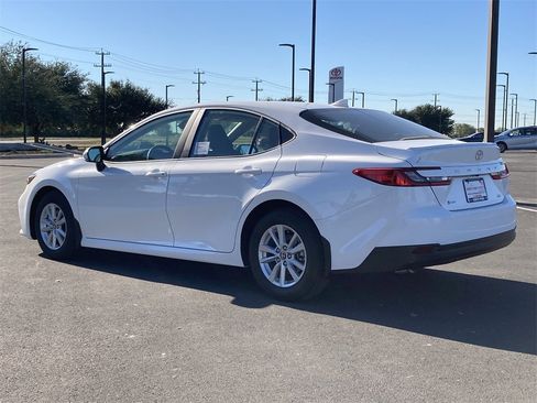 New 2026 Toyota Camry LE image 5
