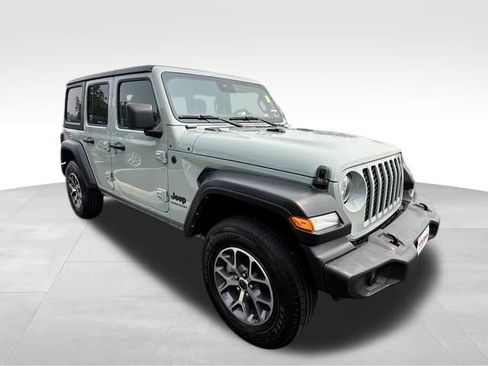 Used 2024 Jeep Wrangler Unlimited Sport AWD/4WD image 11