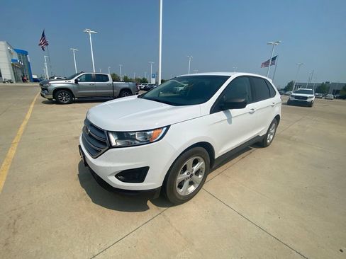 Used 2017 Ford Edge SE AWD/4WD image 3