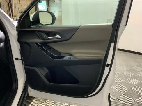 Used 2025 Chevrolet Equinox LT w/ Convenience Package II FWD image 15