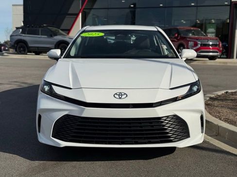 Used 2025 Toyota Camry LE image 7