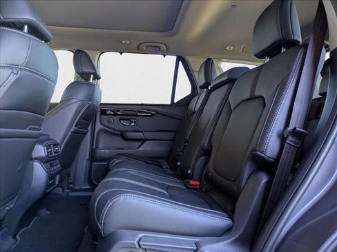 New 2025 Honda Pilot Touring image 16