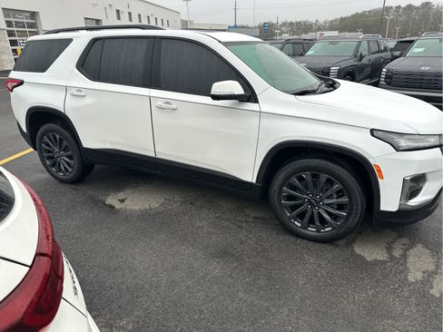 Certified 2023 Chevrolet Traverse RS w/ LPO, Floor Liner Package image 2