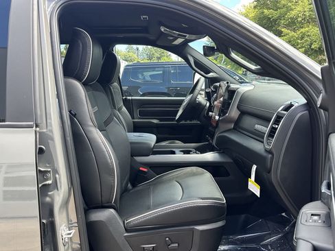 New 2026 RAM 3500 Laramie AWD/4WD image 9