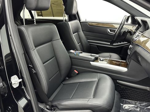 Used 2016 Mercedes-Benz E 350 Sedan w/ Premium Package image 39