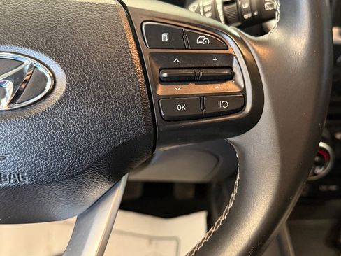 Used 2023 Hyundai Venue SEL FWD image 10