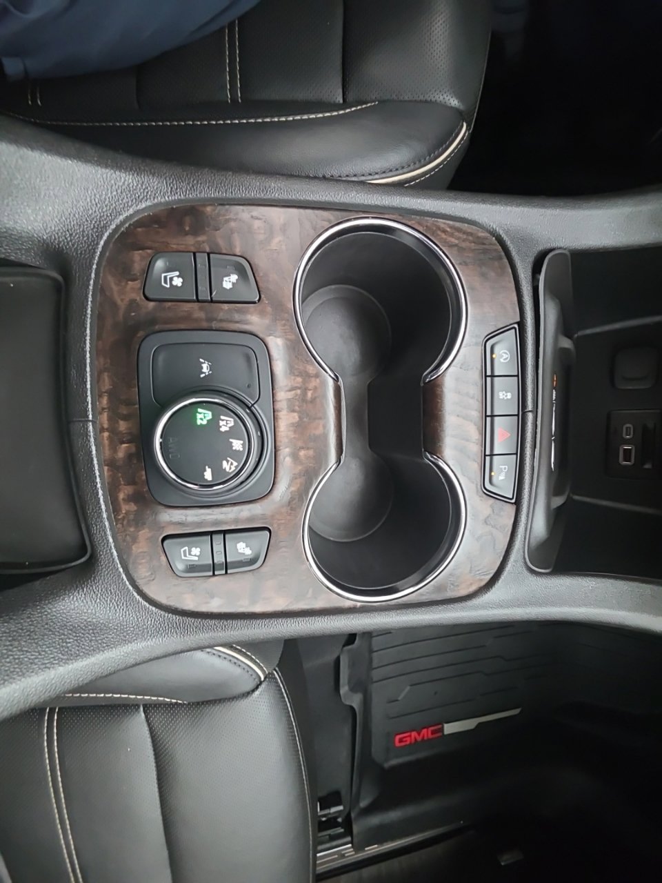 Used 2020 GMC Acadia Denali w/ Trailering Package AWD/4WD image 44