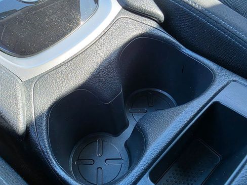 Used 2016 Nissan Rogue S image 41