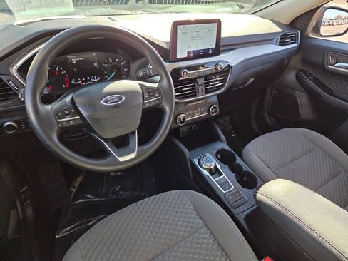 Used 2020 Ford Escape SE image 7
