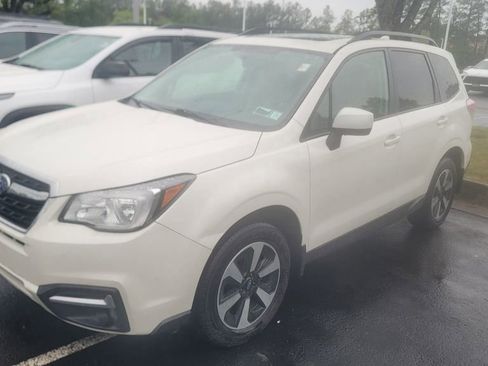 Used 2018 Subaru Forester 2.5i Premium AWD/4WD image 8