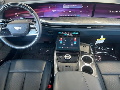 Used 2025 Cadillac Escalade IQ Luxury 2 w/ LPO, Premium Carpet Package AWD/4WD image 12