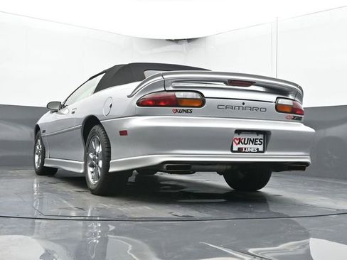 Used 2002 Chevrolet Camaro Z28 w/ Sport Appearance Pkg RWD image 46
