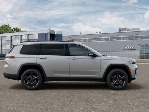 New 2026 Jeep Grand Cherokee L Limited RWD image 21