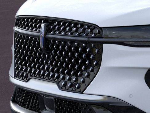 New 2026 Lincoln Nautilus Premier AWD/4WD image 17