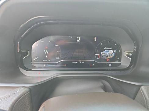 Used 2024 GMC Yukon XL Denali AWD/4WD image 25