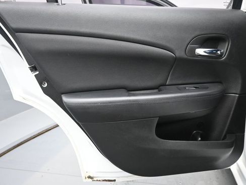 Used 2014 Chrysler 200 Touring image 14