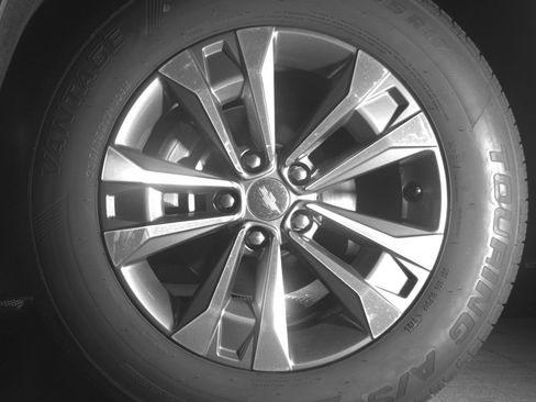 Used 2025 Chevrolet Equinox LT image 12