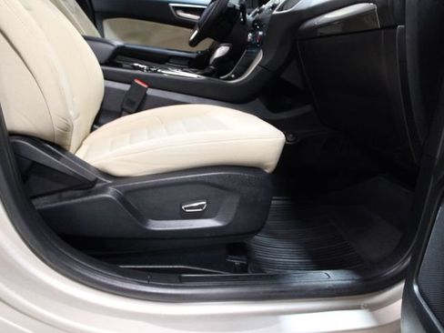 Used 2017 Ford Edge SEL FWD image 24