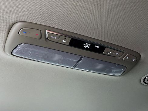 Used 2024 Kia Telluride LX image 28