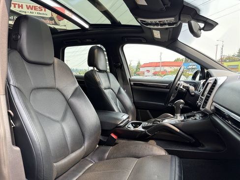 Used 2016 Porsche Cayenne S AWD/4WD image 17