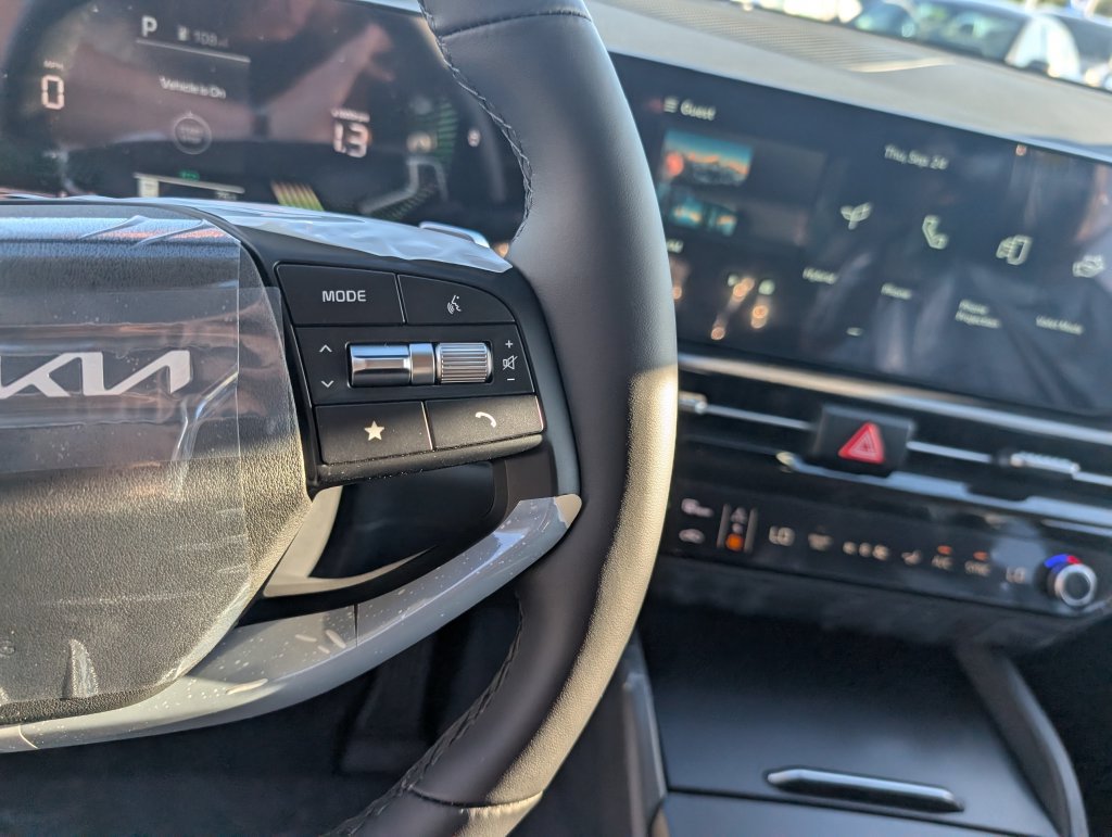 New 2027 Kia Sportage LX FWD image 17