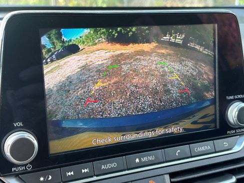 Used 2025 Nissan Altima 2.5 SV FWD image 24